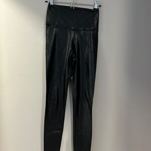 Aritzia Wilfred leggings